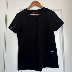 FIGS Small black top